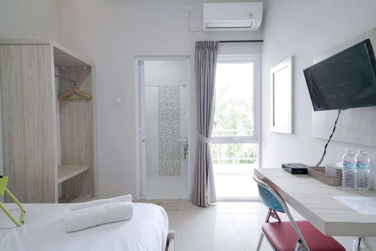 Urbanview Hotel Bari Syariah Palembang By Reddoorz Exterior photo