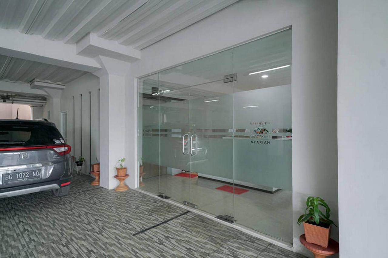 Urbanview Hotel Bari Syariah Palembang By Reddoorz Exterior photo