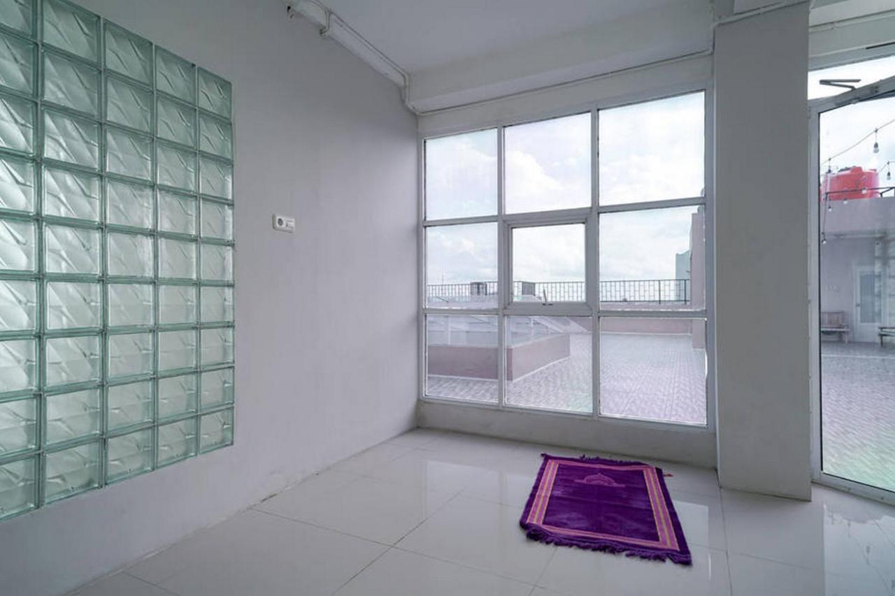 Urbanview Hotel Bari Syariah Palembang By Reddoorz Exterior photo